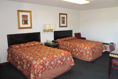 Golden Wheat Budget Host Inn Джънкшън Сити Екстериор снимка