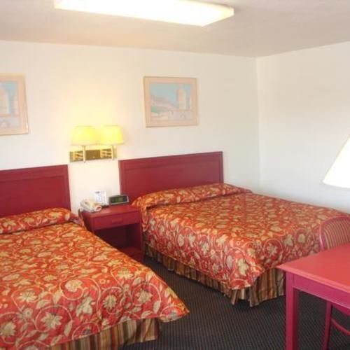 Golden Wheat Budget Host Inn Джънкшън Сити Екстериор снимка