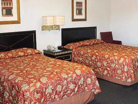 Golden Wheat Budget Host Inn Джънкшън Сити Екстериор снимка